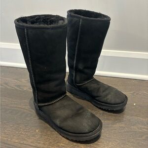 Uggs boots women’s  black classic tall 11,75 inches size 6 - see pics for wear